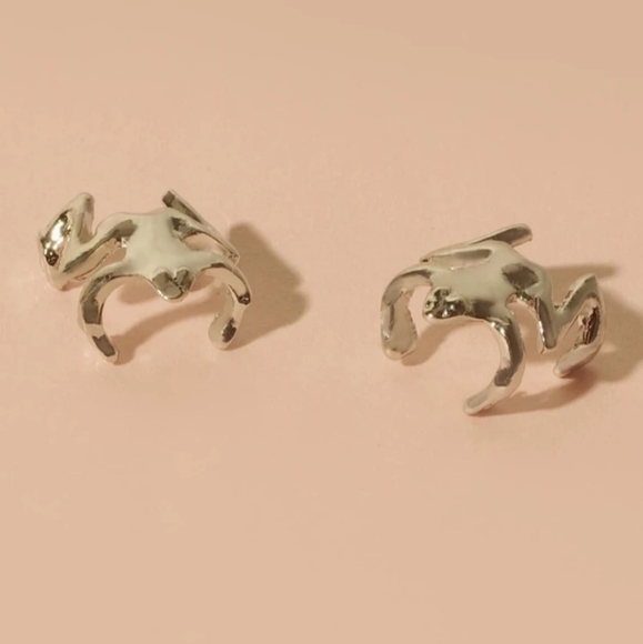 *Mary* Frog Ear Cuffs - Picture 3 of 4